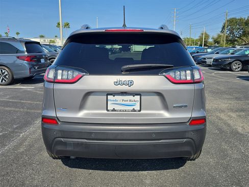 Used 2021 Jeep Cherokee Latitude Plus image 5