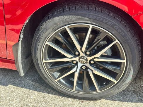 Used 2023 Toyota Camry SE image 3