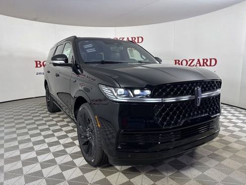 New 2025 Lincoln Navigator Reserve w/ Jet Appearance Package image 1