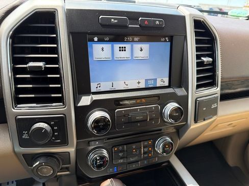 Used 2018 Ford F150 Lariat w/ Equipment Group 502A Luxury AWD/4WD image 18