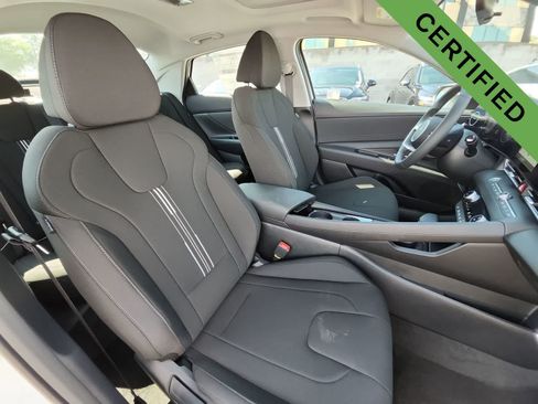 Used 2025 Hyundai Elantra SEL FWD image 18