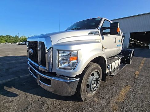 Used 2019 Ford F650 2WD Crew Cab Super Duty image 1