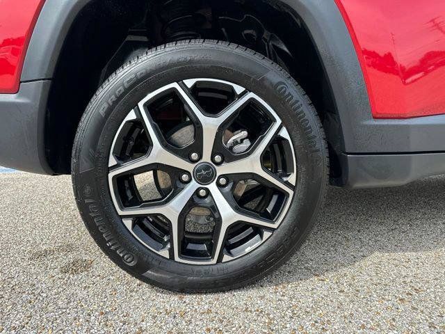 Certified 2025 Jeep Compass Limited AWD/4WD image 52