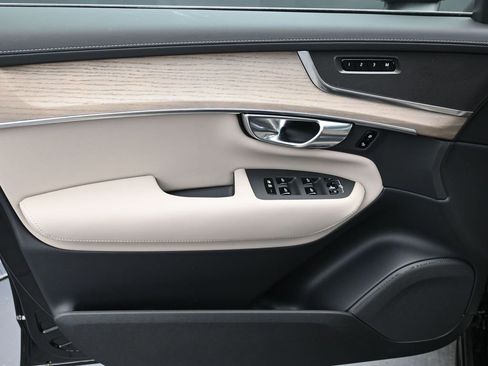 New 2026 Volvo XC90 B5 Core image 10