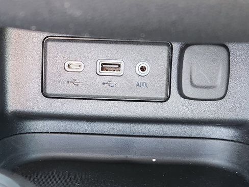 Used 2019 Chevrolet Equinox LT image 31