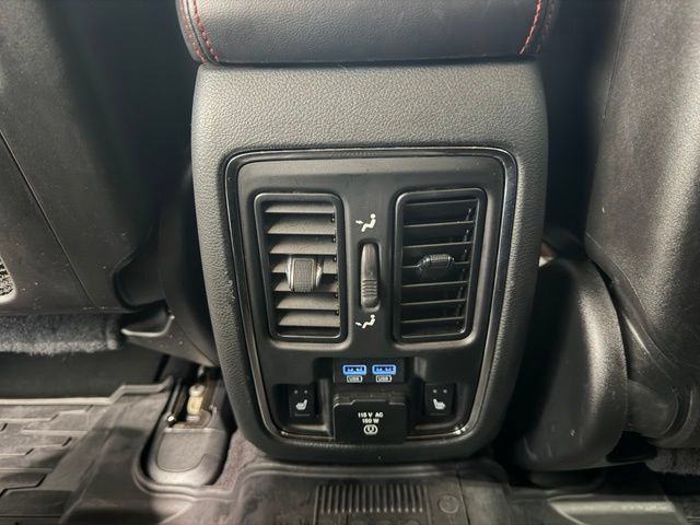 Used 2019 Jeep Grand Cherokee Trailhawk w/ Trailhawk Luxury Group AWD/4WD image 27