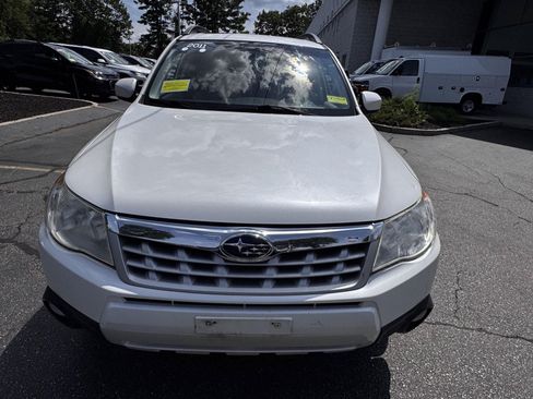 Used 2011 Subaru Forester 2.5X Limited AWD/4WD image 2