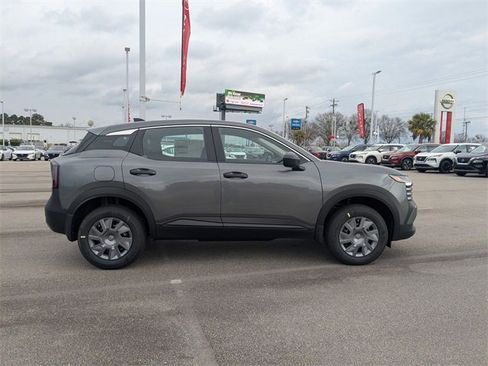 New 2026 Nissan Kicks S image 2