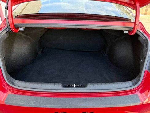 Used 2023 Hyundai Elantra SEL w/ Cargo Package image 28