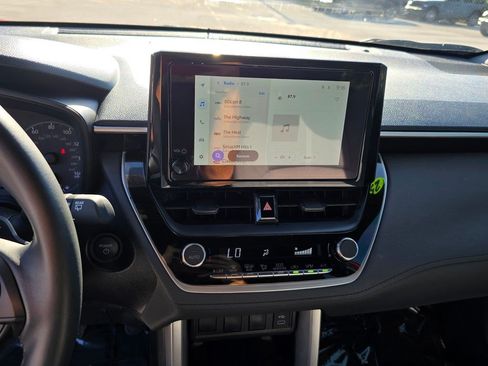 Used 2025 Toyota Corolla Cross AWD Hybrid w/ Moonroof Package image 21
