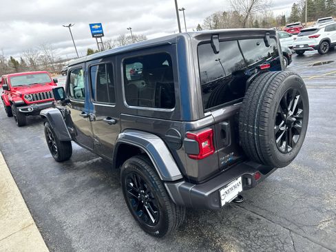 Used 2025 Jeep Wrangler Sahara w/ Safety Group image 9