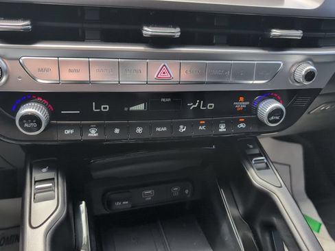 Used 2025 Kia Telluride S FWD image 20