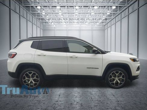 Used 2024 Jeep Compass Limited AWD/4WD image 8