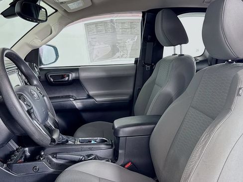 Used 2018 Toyota Tacoma SR RWD image 9