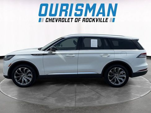 Used 2025 Lincoln Aviator Reserve AWD/4WD image 3
