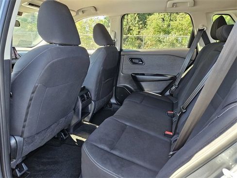 Used 2023 Nissan Rogue S image 12