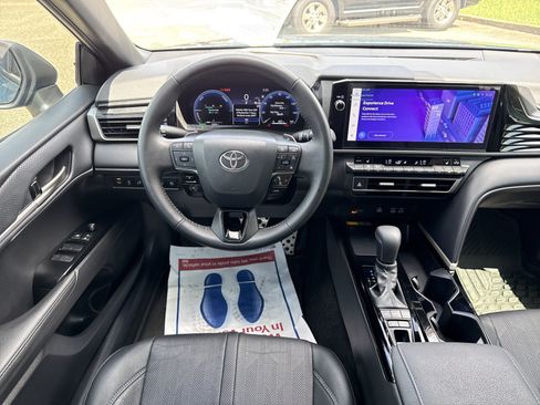 Used 2025 Toyota Camry XSE FWD image 15