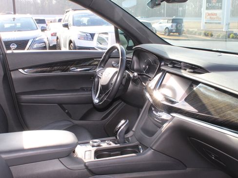 Used 2020 Cadillac XT6 Premium Luxury image 37