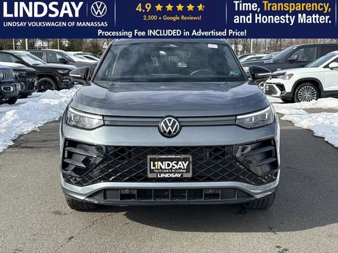 Certified 2025 Volkswagen Tiguan SE R-Line image 7