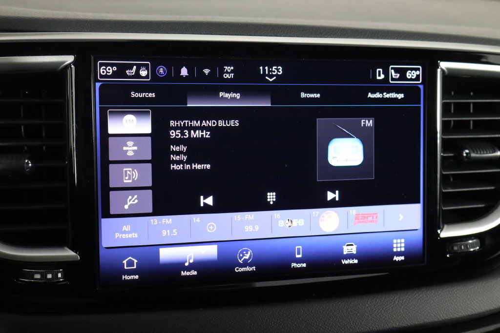 Used 2025 Chrysler Pacifica Select FWD image 30