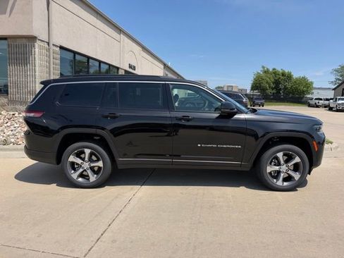 New 2026 Jeep Grand Cherokee L Limited AWD/4WD image 5