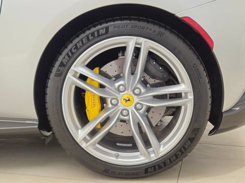 Used 2022 Ferrari Roma RWD image 15