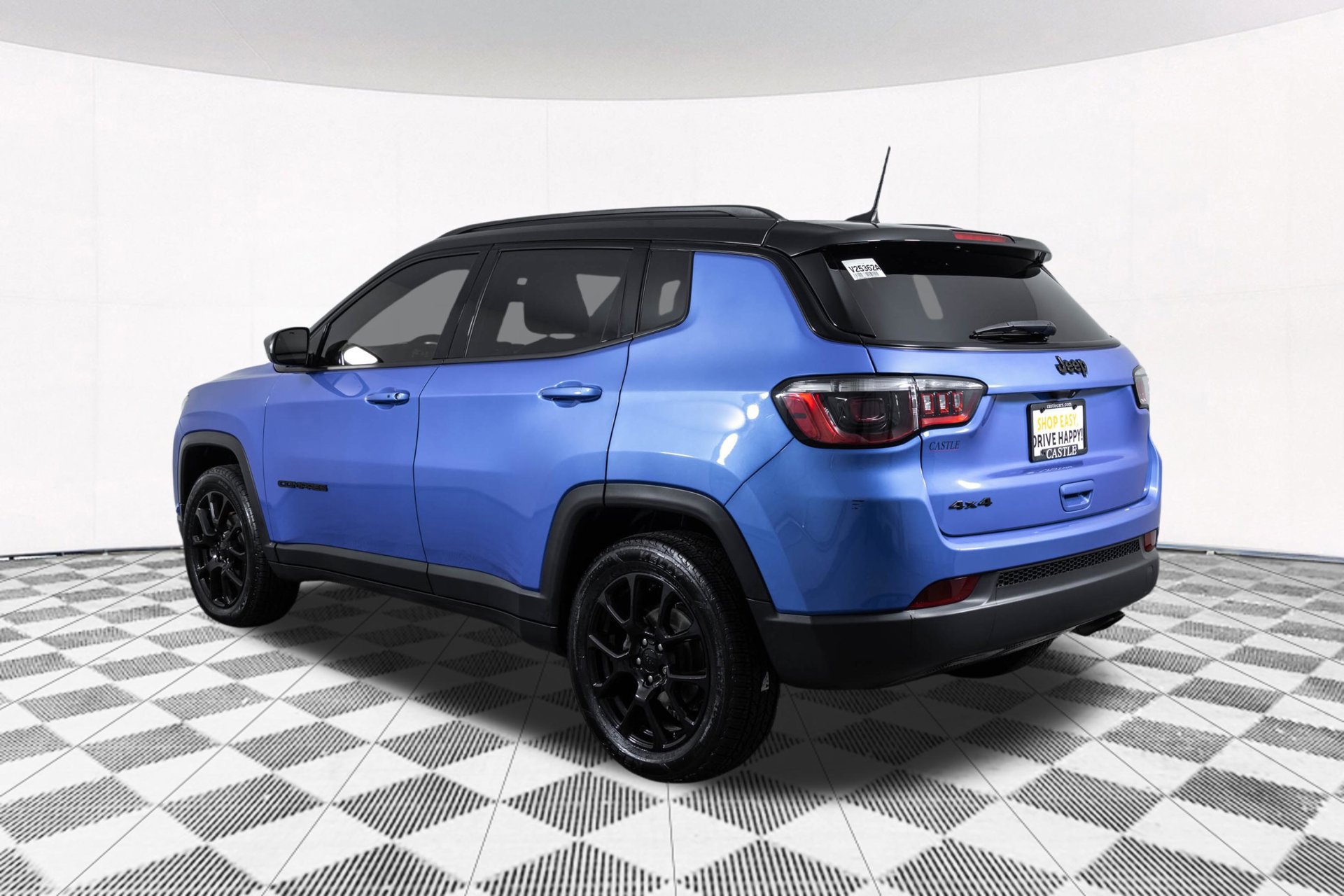 Used 2022 Jeep Compass Latitude w/ Sun and Sound Group AWD/4WD image 14