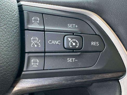 Used 2023 Jeep Grand Cherokee 4WD 4xe w/ Luxury Tech Group II image 22