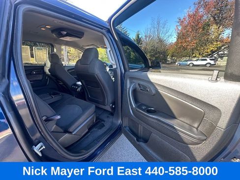 Used 2011 Chevrolet Traverse LT w/ Personal Connectivity Package image 24