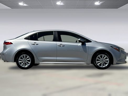 Used 2024 Toyota Corolla LE w/ LE Convenience Package FWD image 8