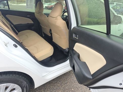 Certified 2022 Toyota Prius LE image 8