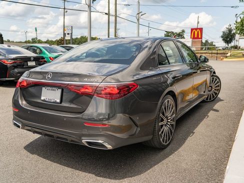 Used 2024 Mercedes-Benz E 450 4MATIC Sedan w/ Airmatic Package image 9