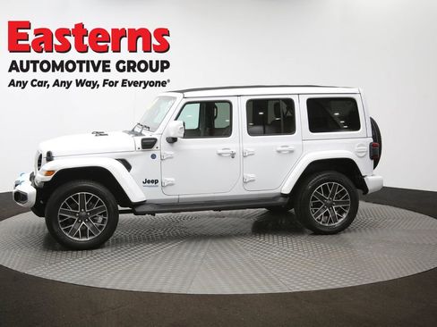 Used 2022 Jeep Wrangler Unlimited Sahara image 60