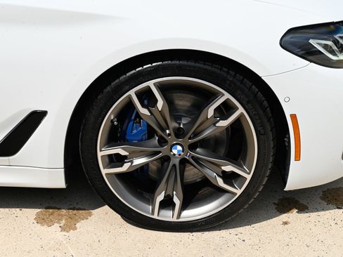 Used 2021 BMW M550i xDrive w/ Executive Package AWD/4WD image 11
