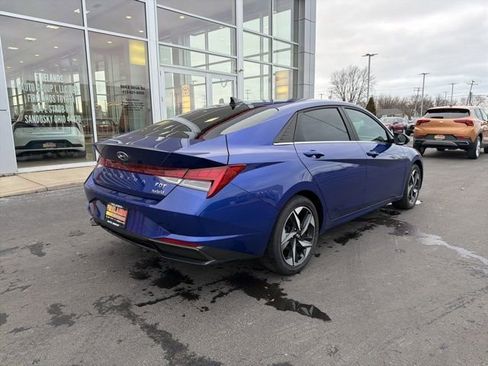 Used 2023 Hyundai Elantra Limited image 7