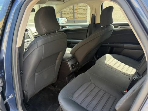 Used 2018 Ford Fusion SE w/ Fusion SE Technology Package FWD image 31