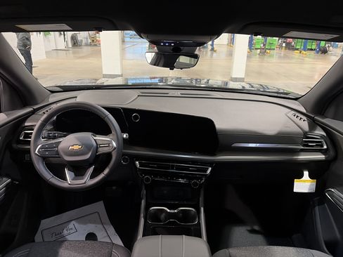 New 2026 Chevrolet Traverse LT w/ Driver Confidence Package image 13