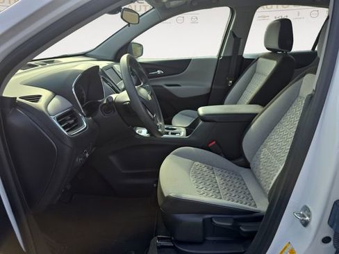 Used 2024 Chevrolet Equinox LS AWD/4WD image 9