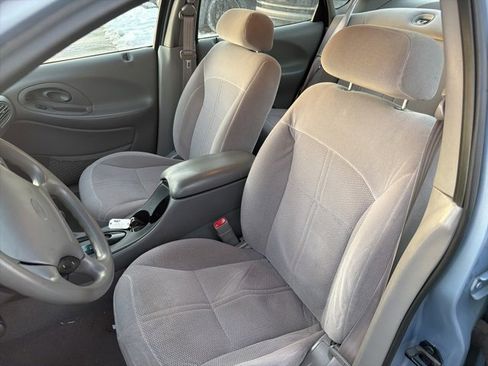 Used 1998 Ford Taurus LX image 10