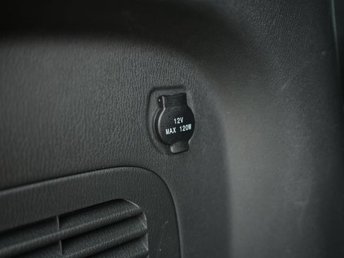 Used 2015 Nissan Pathfinder SV FWD image 40