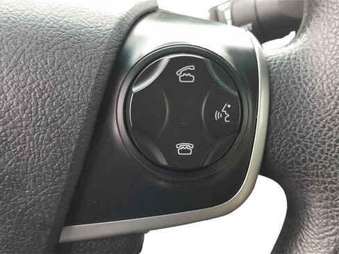 Used 2014 Toyota Camry LE image 22