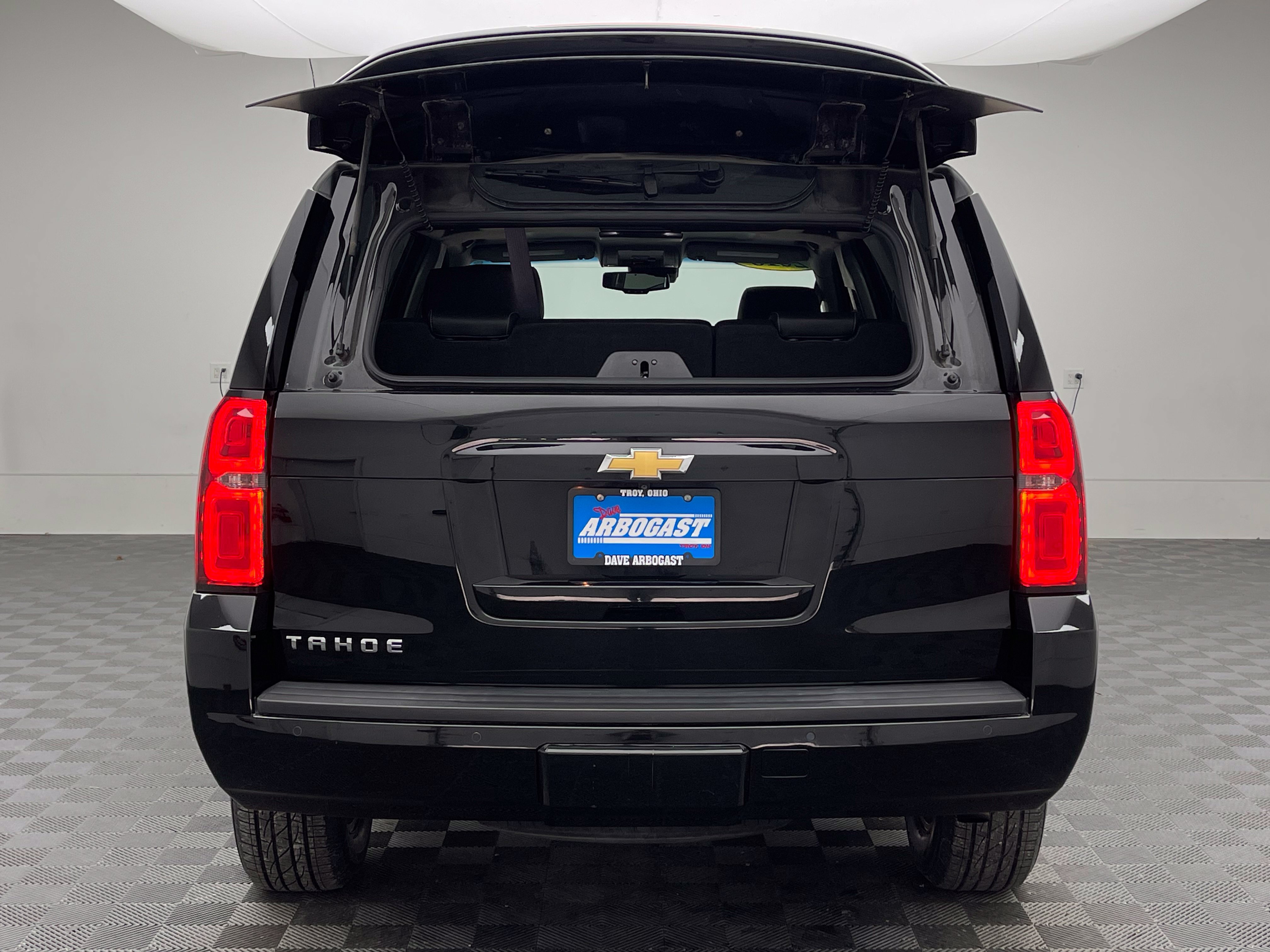 Used 2016 Chevrolet Tahoe LT w/ Luxury Package AWD/4WD image 10