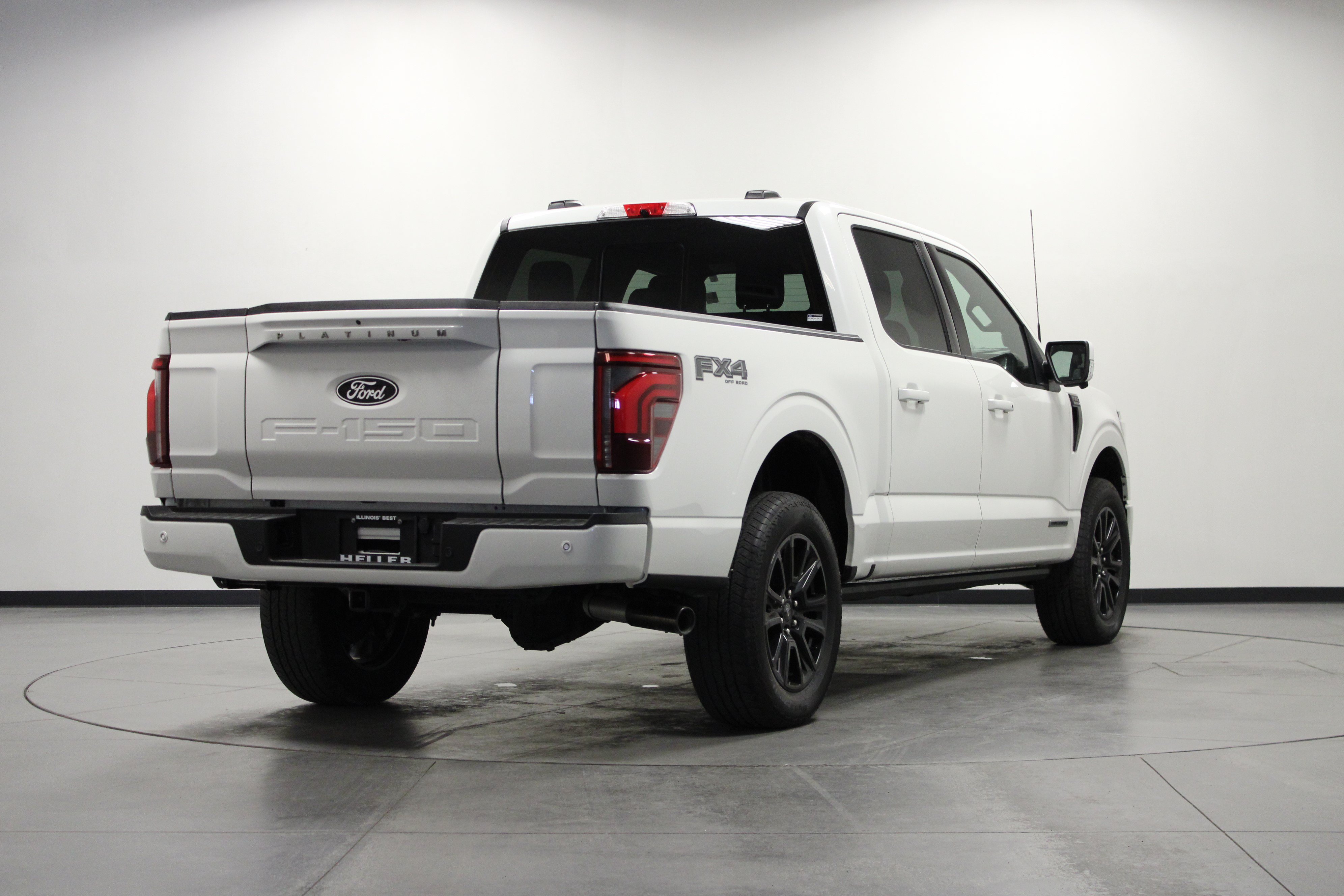 Used 2025 Ford F150 Platinum w/ FX4 Off-Road Package AWD/4WD image 4