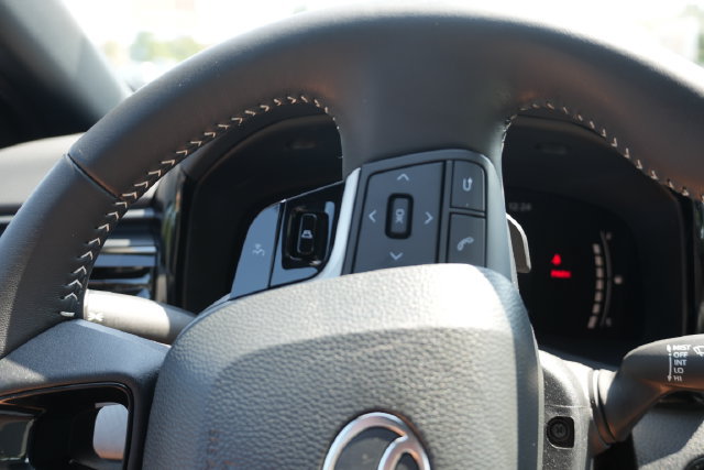 Used 2025 Toyota Camry SE FWD image 23