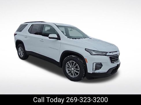 Certified 2023 Chevrolet Traverse LT w/ Rear Camera Mirror Package image 8