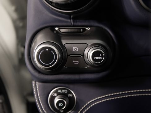 Certified 2020 Ferrari Portofino RWD image 24
