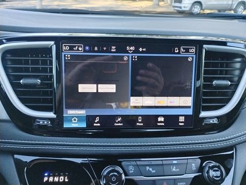 New 2026 Chrysler Pacifica Select image 29