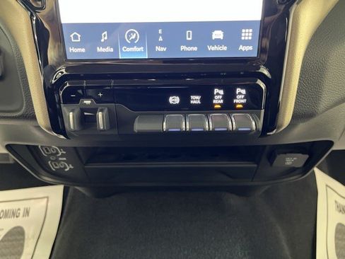 Used 2024 RAM 2500 Laramie w/ Safety Group AWD/4WD image 24