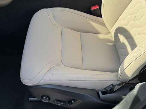 New 2026 Volvo XC90 T8 Plus w/ Protection Package Premier image 16