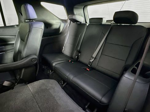 Used 2026 Chevrolet Traverse LT FWD image 29